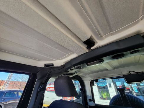 Used 2014 Jeep Wrangler Sport image 21