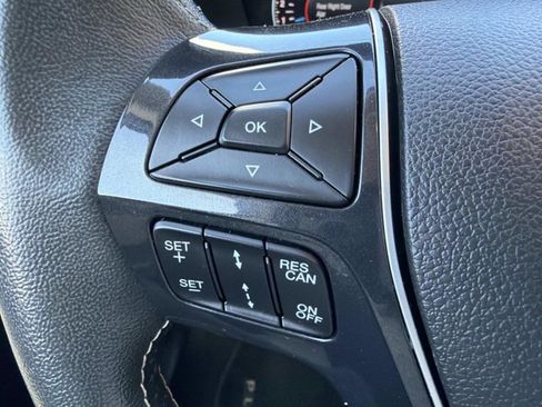 Used 2018 Ford Explorer Platinum image 29