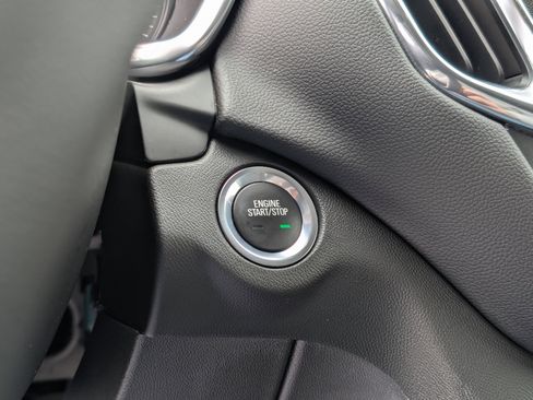 Used 2023 Chevrolet Equinox LT image 20