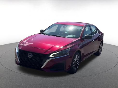 Used 2025 Nissan Altima 2.5 SV FWD image 4