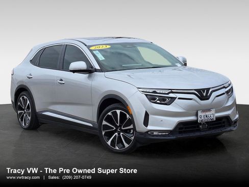 Used 2023 VinFast VF 8 Plus image 1