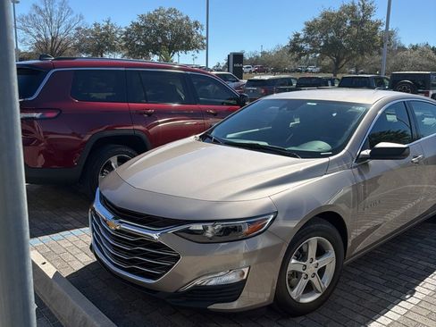 Used 2023 Chevrolet Malibu LS image 14