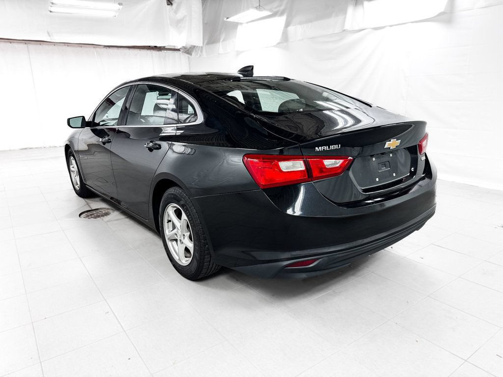 Used 2018 Chevrolet Malibu LS FWD image 4