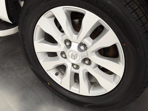 Used 2018 Toyota Sequoia Platinum image 9