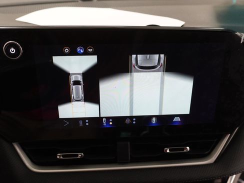 Used 2025 Chevrolet Equinox LT w/ Convenience Package II FWD image 31