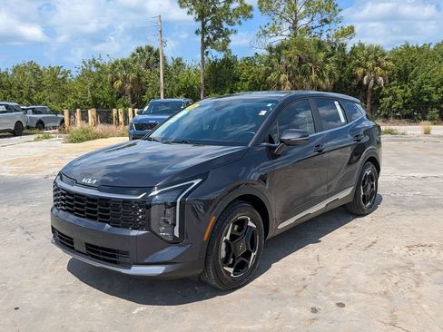 Certified 2026 Kia Sportage EX FWD image 4