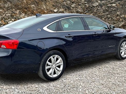 Used 2017 Chevrolet Impala LT w/ Convenience Package image 2