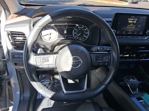 Used 2021 Nissan Rogue SL FWD image 15