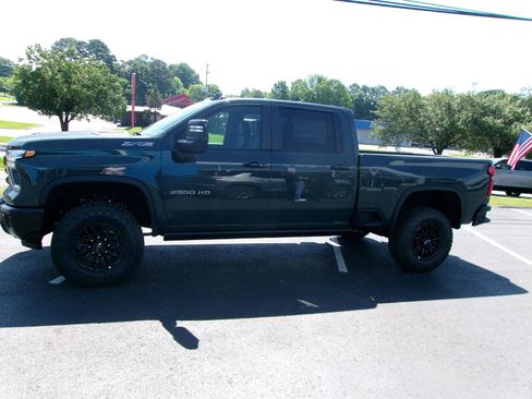 New 2026 Chevrolet Silverado 2500 ZR2 AWD/4WD image 8