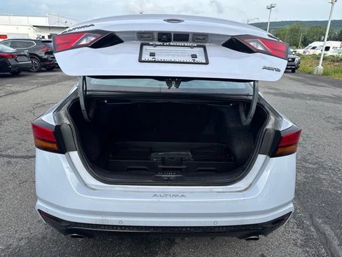 Certified 2024 Nissan Altima 2.5 SR w/ SR Premium Package AWD/4WD image 11