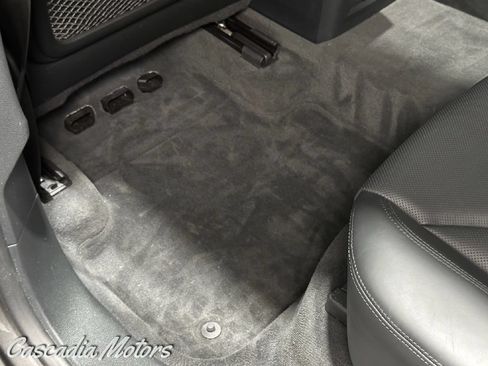 Used 2019 Audi Q8 Prestige w/ Luxury Package AWD/4WD image 27