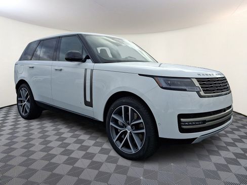 New 2025 Land Rover Range Rover SE image 5