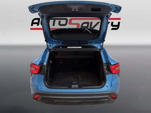 Used 2025 Chevrolet Trax RS w/ Sunroof Package FWD image 18