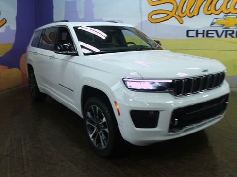 Used 2023 Jeep Grand Cherokee L Overland image 4