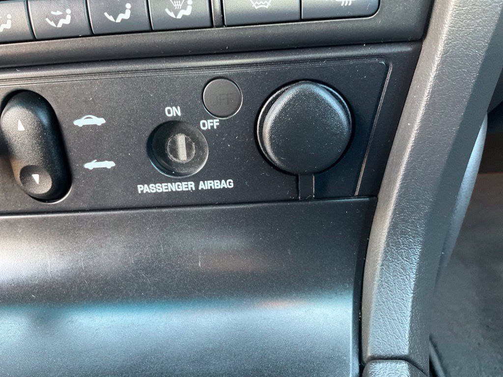 Used 2002 Ford Thunderbird RWD image 18