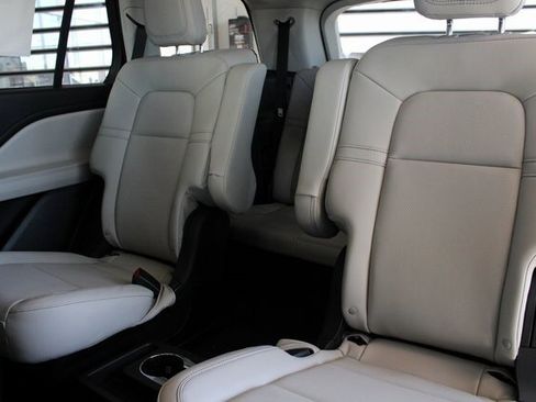 New 2026 Lincoln Aviator Premiere image 41