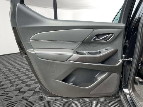 Used 2023 Chevrolet Traverse LT FWD image 16
