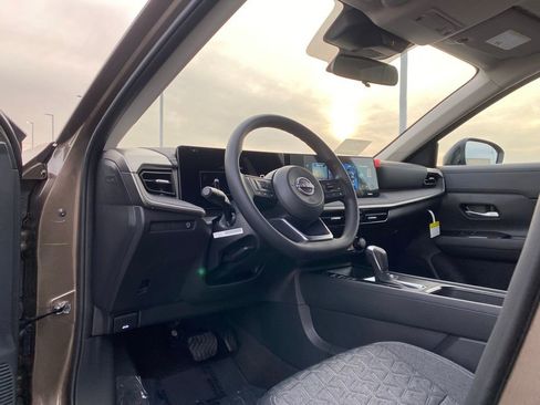 New 2026 Nissan Kicks SV image 10