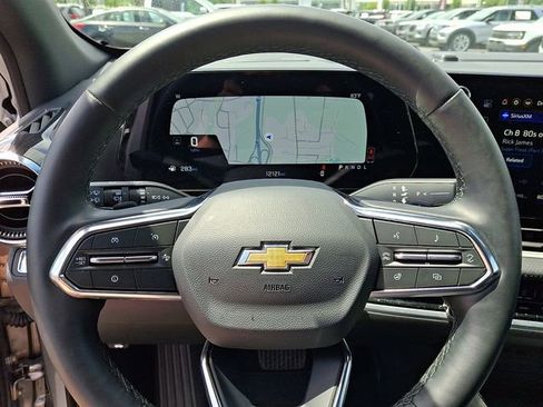 Used 2026 Chevrolet Equinox LT FWD image 19