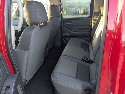 Used 2025 Nissan Frontier SV RWD image 14