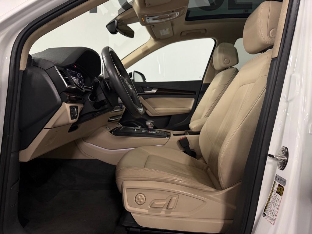 Used 2019 Audi Q5 2.0T Premium Plus w/ Premium Plus Package AWD/4WD image 9