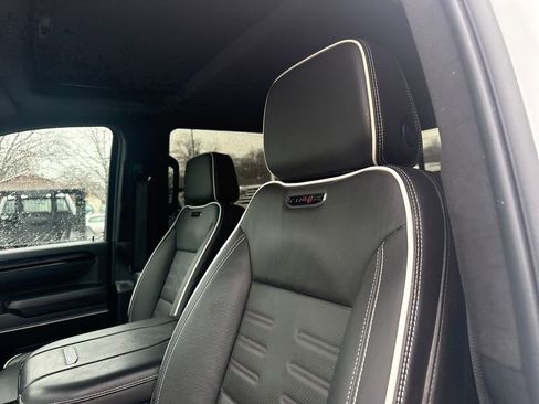 Used 2025 GMC Sierra 2500 AT4X image 31