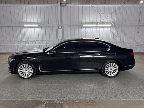 Used 2022 BMW 745e xDrive w/ Premium Package AWD/4WD image 20