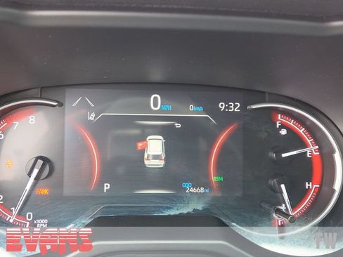 Used 2023 Toyota RAV4 XLE Premium AWD/4WD image 5