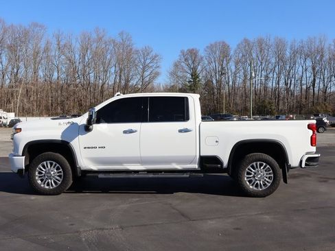 Used 2020 Chevrolet Silverado 2500 High Country w/ Technology Package image 3