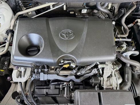 Used 2020 Toyota RAV4 LE image 38