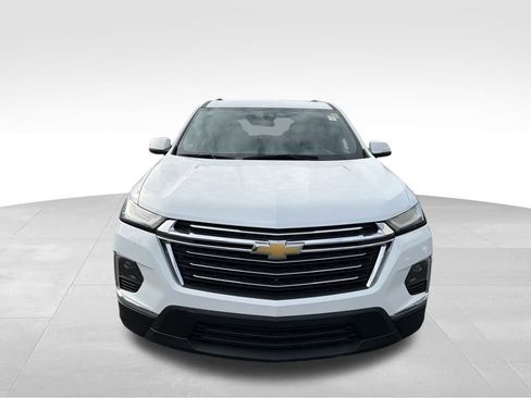 Used 2023 Chevrolet Traverse LT w/ Rear Camera Mirror Package image 5