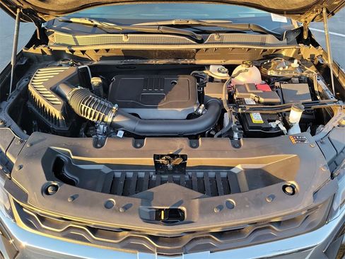 Used 2025 Chevrolet Blazer LT w/ Convenience Package image 28