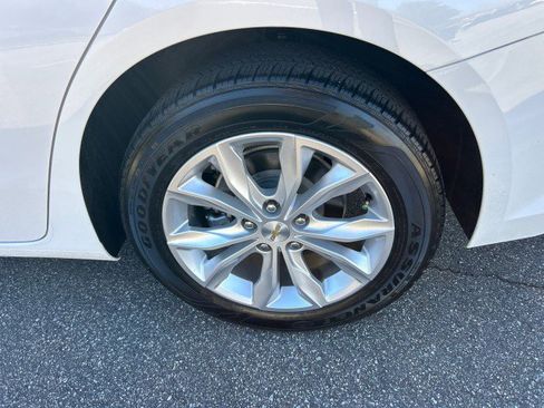 Used 2023 Chevrolet Malibu LT image 11