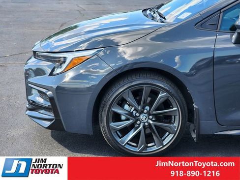 Used 2025 Toyota Corolla SE w/ SE Premium Package FWD image 9