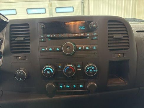 Used 2011 GMC Sierra 2500 SLE w/ Convenience Package image 12