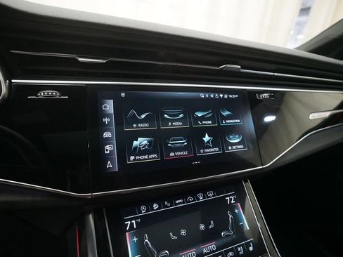 Used 2023 Audi Q7 3.0T Prestige w/ Prestige Package AWD/4WD image 6