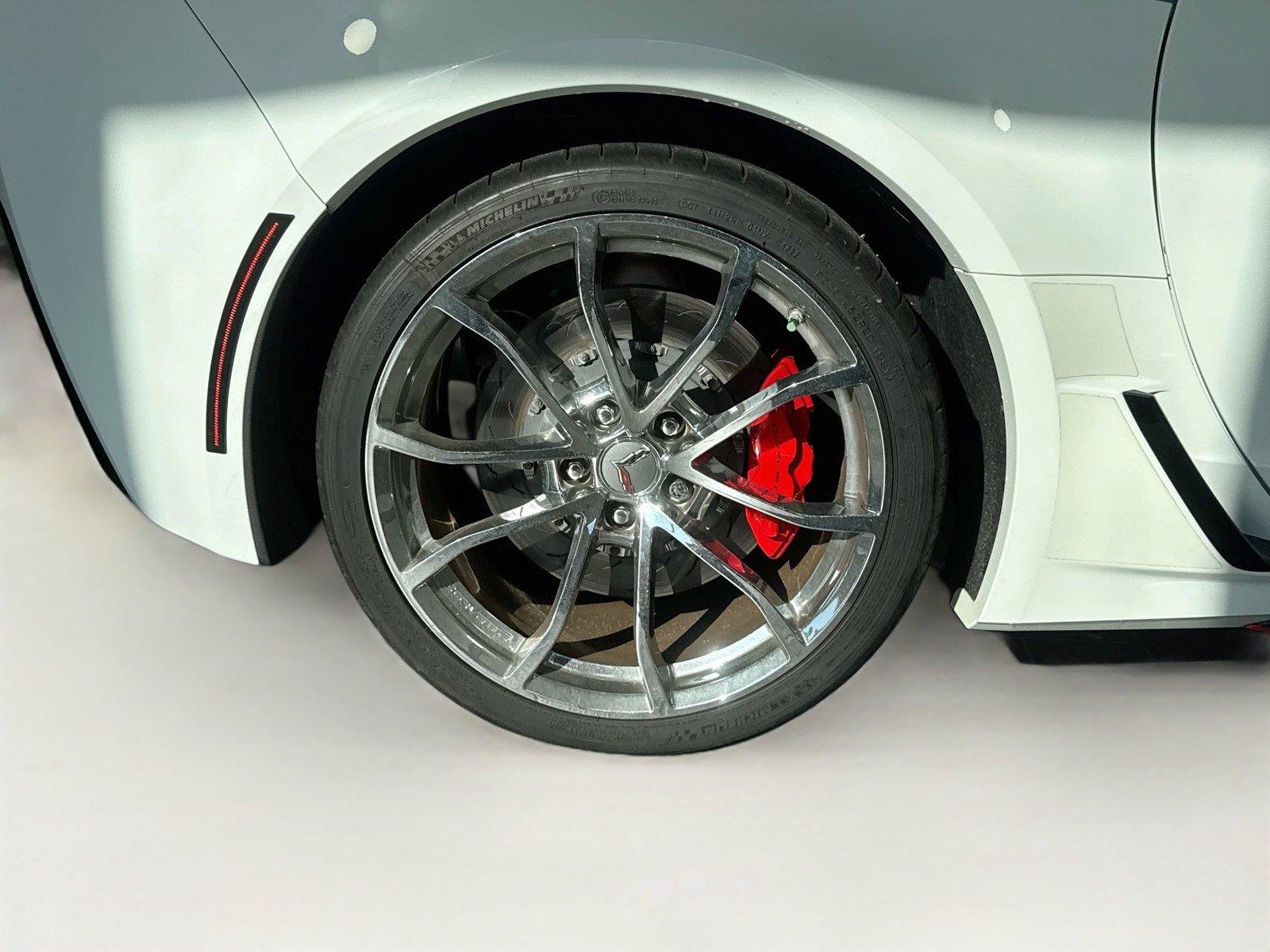 Used 2019 Chevrolet Corvette Grand Sport w/ Carbon Flash Badge Package RWD image 26