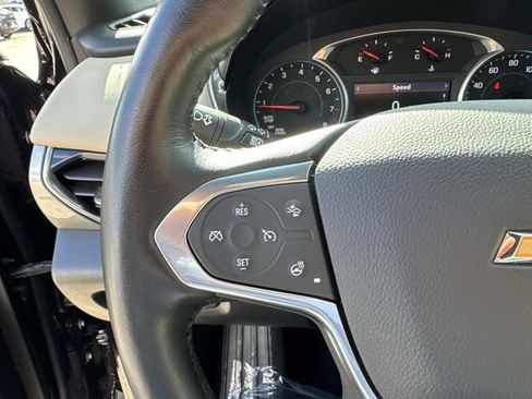 Used 2022 Chevrolet Traverse LT image 21
