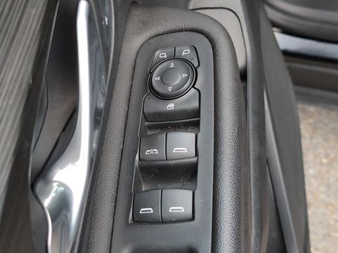 Used 2022 GMC Terrain SLE w/ Driver Convenience Package image 12