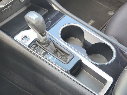 Used 2024 Nissan Altima 2.5 SV image 16