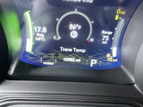 Used 2025 Jeep Wrangler Unlimited Sahara AWD/4WD image 21