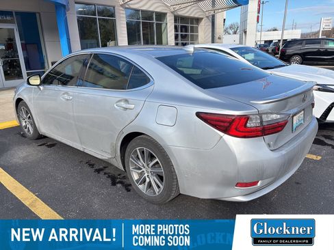 Used 2016 Lexus ES 300h image 5