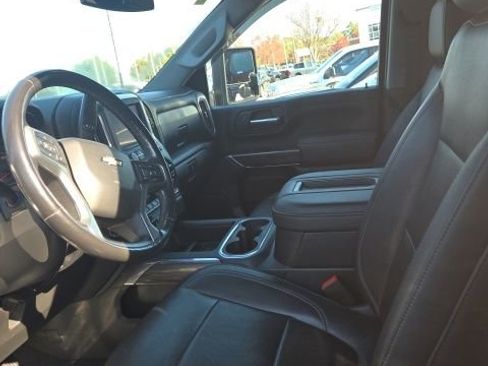 Used 2020 Chevrolet Silverado 2500 LTZ w/ LTZ Convenience Package image 27