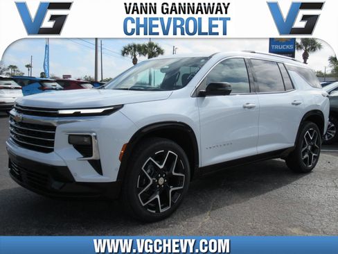 New 2026 Chevrolet Traverse High Country image 1