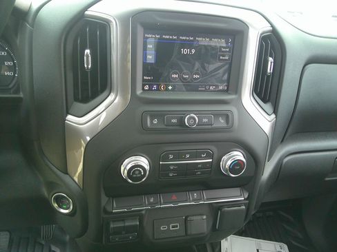 New 2025 GMC Sierra 2500 Pro w/ Convenience Package image 10