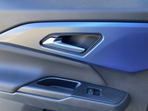 New 2026 Chevrolet Equinox EV LT image 23