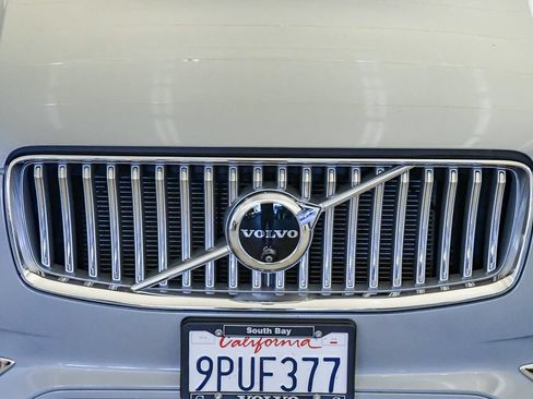 Certified 2025 Volvo XC90 T8 Ultra AWD/4WD image 8