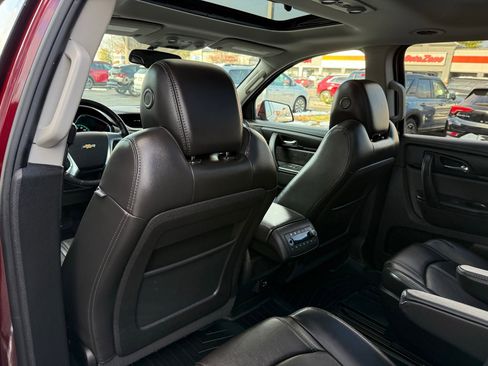 Used 2017 Chevrolet Traverse LT image 44