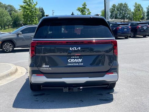 New 2026 Kia Carnival EX FWD image 6