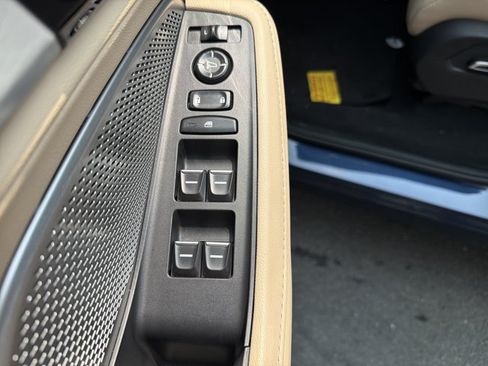 Used 2025 Acura MDX SH-AWD image 11